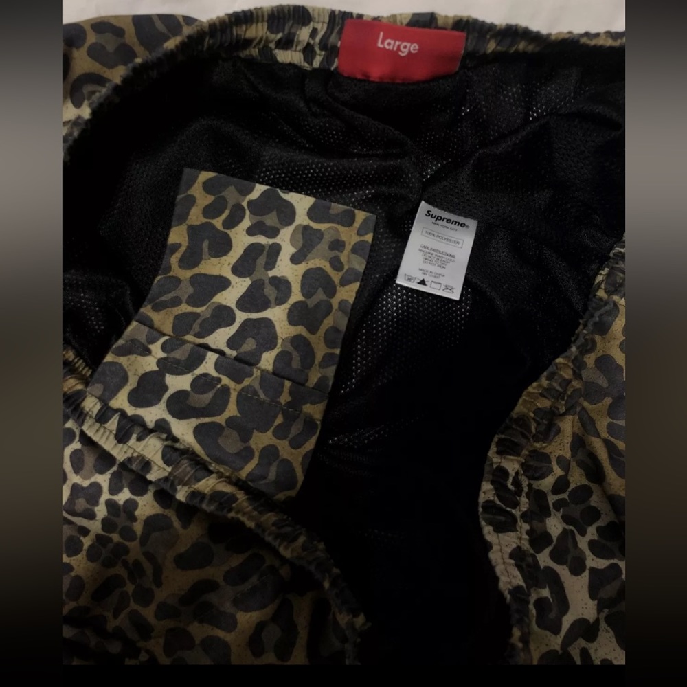 Supreme - Picture 9 of 11
